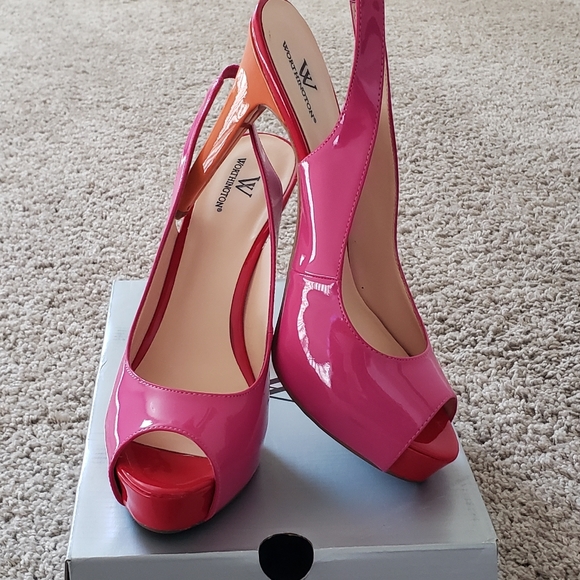 SHOES - Picture 2 of 3